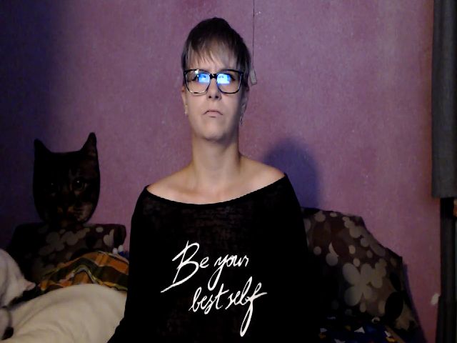 Live sex webcam photo for IamMiky #269396037