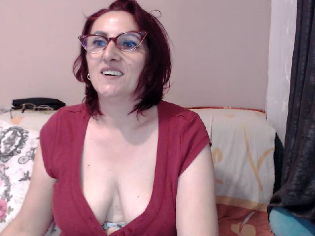 Live sex webcam photo for Elssye #269383954