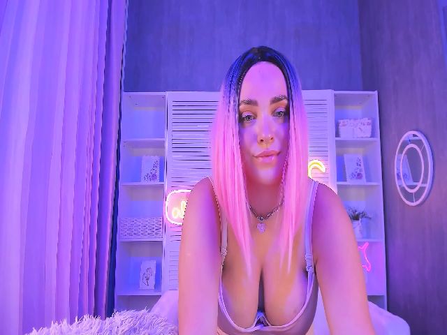 Live sex webcam photo for RosalieAnders #269379993