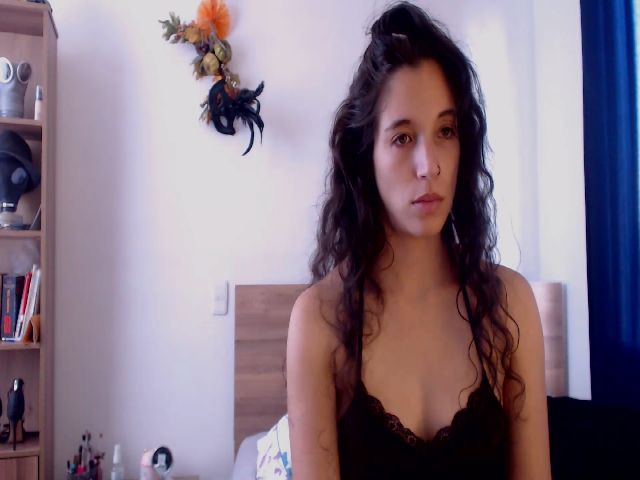 Live sex webcam photo for Nina_Doux #269396174
