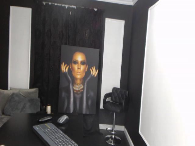 Live sex webcam photo for EvaSweetyMe #269388577