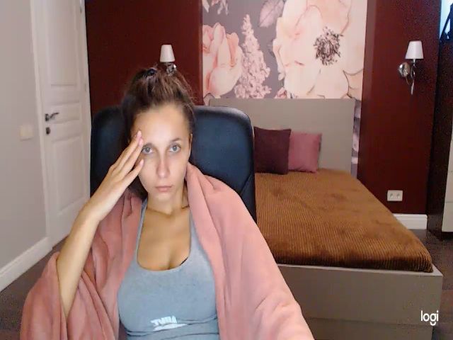 Live sex webcam photo for Emmy_Gray #269383544