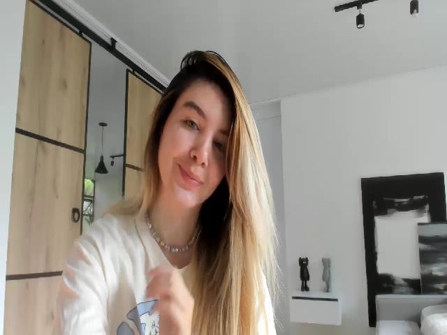 Live sex webcam photo for LauraVega #269389878