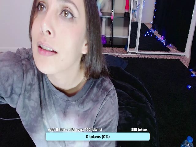 Live sex webcam photo for moonlitfox #269388775