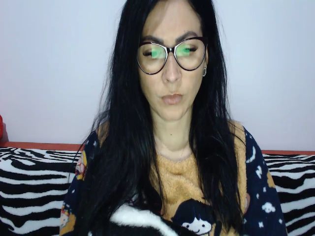 Live sex webcam photo for brunette_glam #269390728