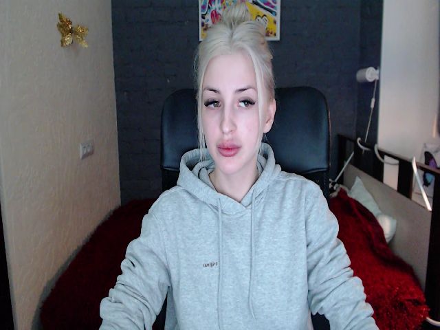 Live sex webcam photo for MilanaOmg #287884430