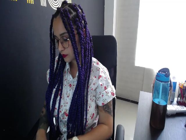 Live sex webcam photo for MissTiara_ #269395019