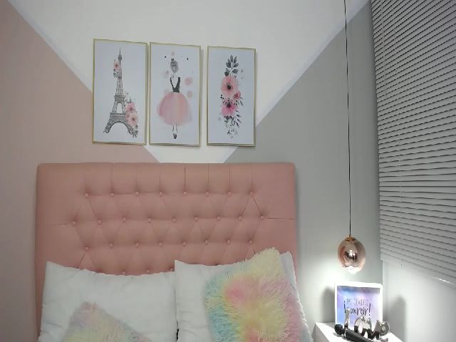 Live sex webcam photo for ema_zz #269379880