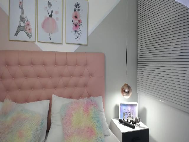 Live sex webcam photo for ema_zz #269380499