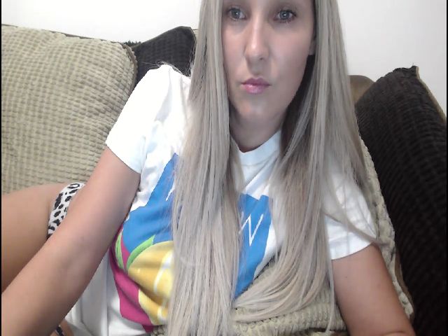 Live sex webcam photo for Emma__3 #269397484