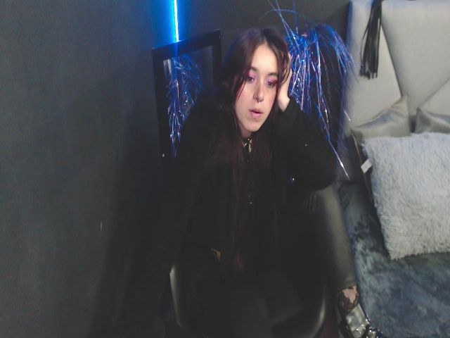 Live sex webcam photo for samantasmithh #269384067