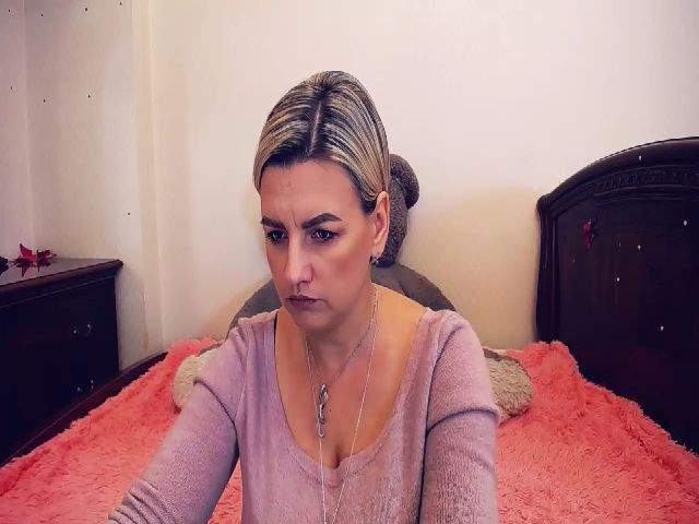 Live sex webcam photo for Margo_curvy #269389396