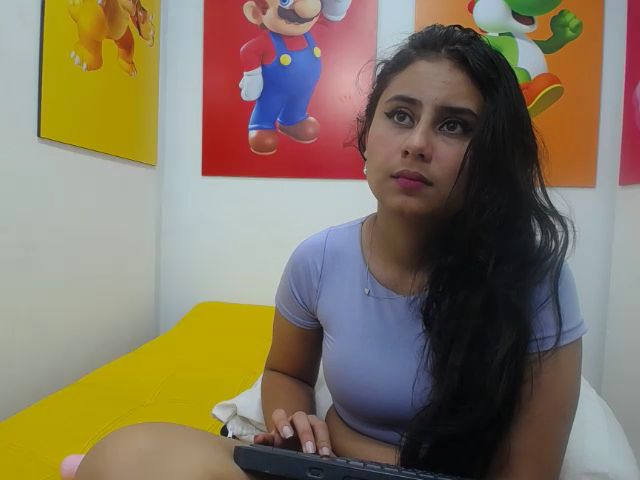 Live sex webcam photo for LeilaEvanns #269390396