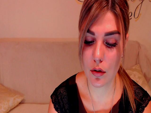 Live sex webcam photo for Mya_Diamond_ #269395757