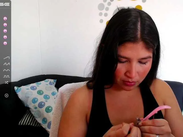 Live sex webcam photo for GatierGirl #269393640