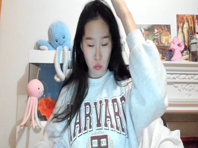 Live sex webcam photo for JennieKimm #269391331