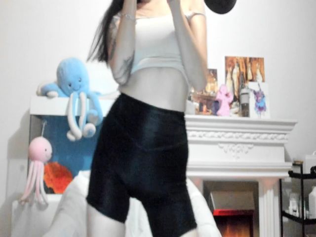 Live sex webcam photo for JennieKimm #269394395