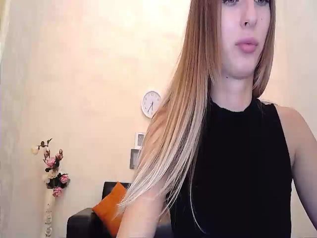 Live sex webcam photo for Helen_Blare #269384492