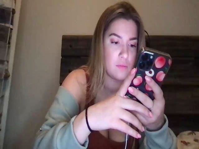 Live sex webcam photo for SnowBunny1999 #269397372