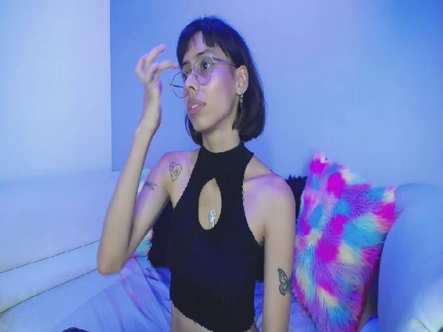 Live sex webcam photo for LITTLE_LOVE98 #269390669