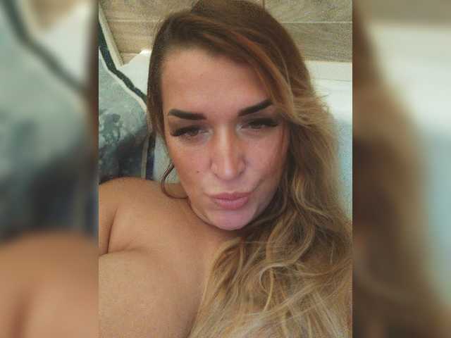 Live sex webcam photo for Wennice #269381996