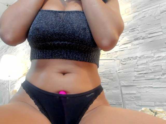 Live sex webcam photo for ElisaBaxter #288020057