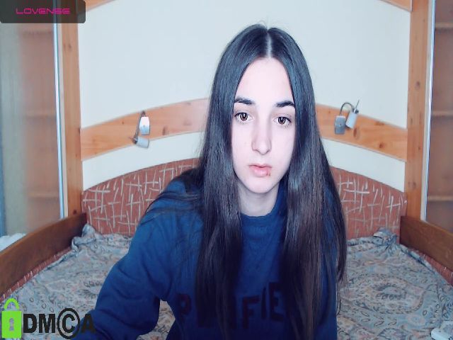 Live sex webcam photo for CookiePetite #269396266