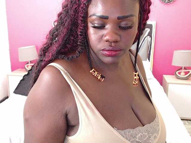 Live sex webcam photo for GreysMiller #269399345