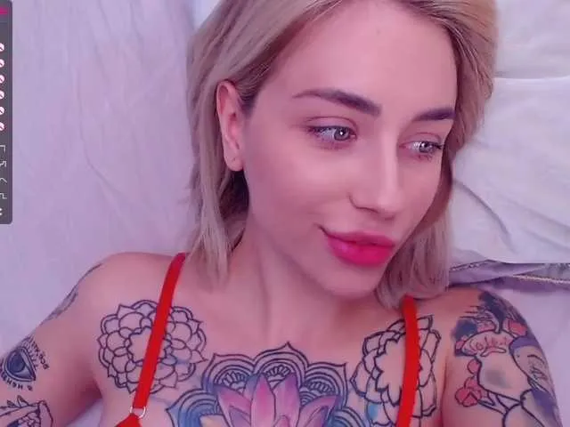 Live sex webcam photo for KaprinaGirrs #269408313