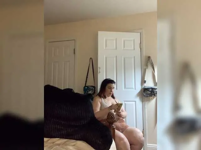 Live sex webcam photo for Italya1966 #269398529