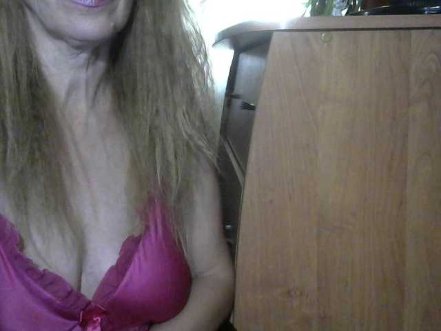 Live sex webcam photo for Sonya48 #269412362