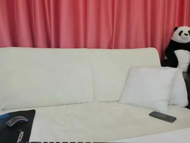 Live sex webcam photo for Roxanne2021 #269407474