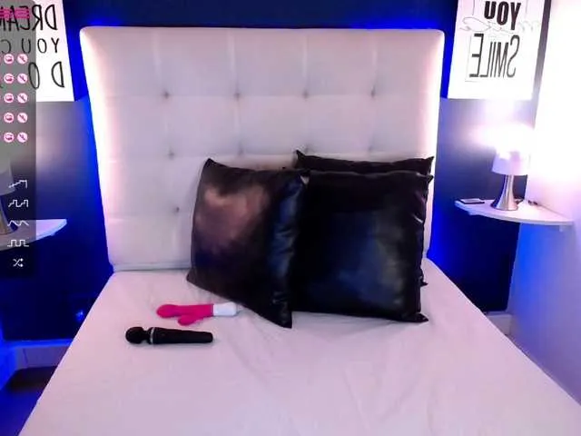 Live sex webcam photo for ZoeBolton #269408222