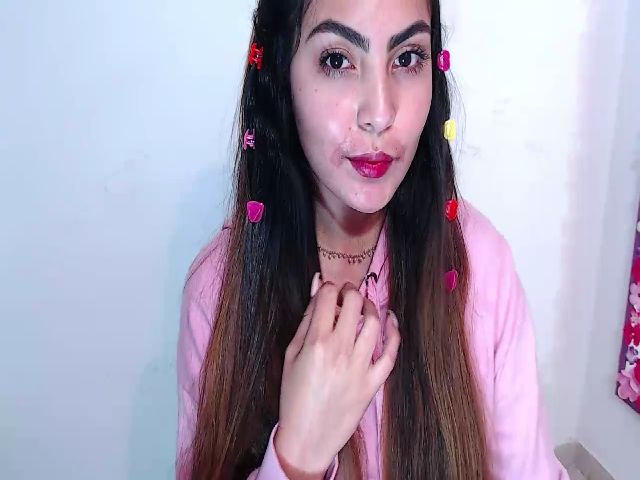 Live sex webcam photo for CARMENVILLA1 #269401422