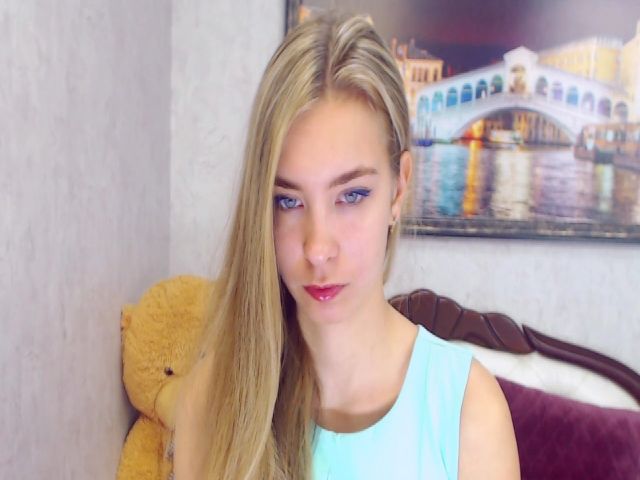 Live sex webcam photo for RossandaShy #269402218