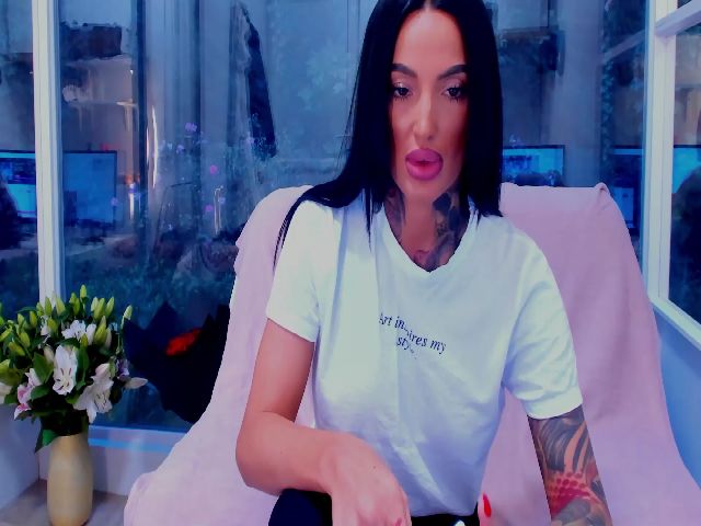 Live sex webcam photo for RoseTatt88 #269401946