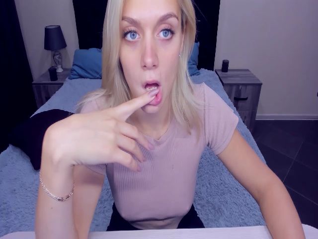 Live sex webcam photo for MeganKind #269403996