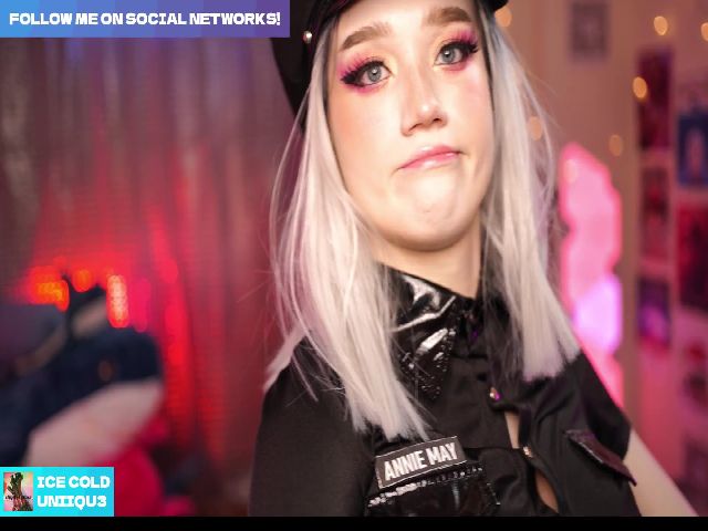 Live sex webcam photo for Annie_may_ #269407039