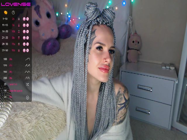 Live sex webcam photo for CamelliaJade #269413903