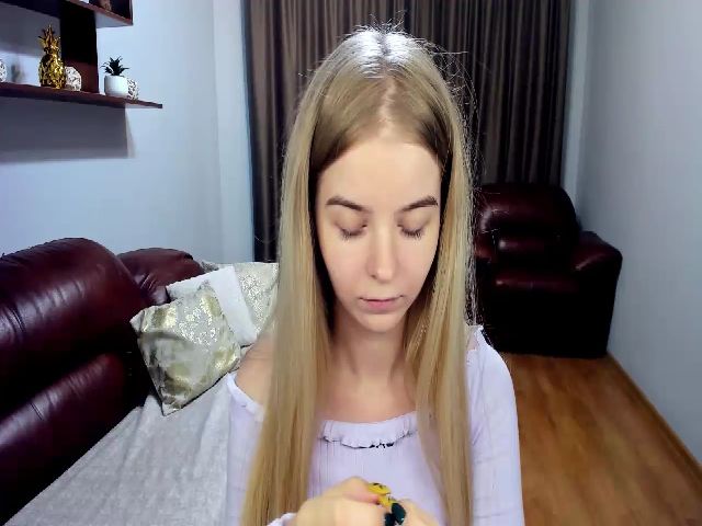 Live sex webcam photo for KellyArdent #269408808