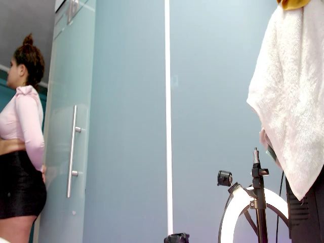Live sex webcam photo for Liz_scarlett_ #269410987