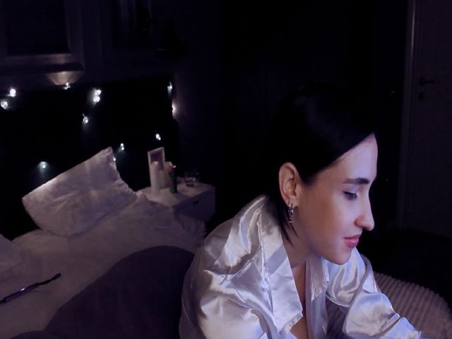 Live sex webcam photo for VictoriaLein #269400780