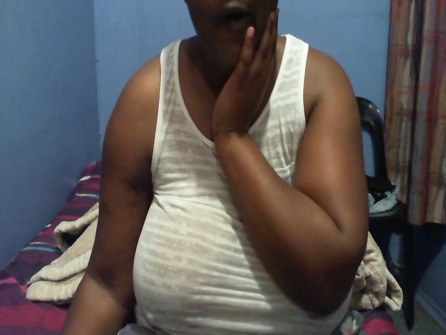 Live sex webcam photo for LaraLovesU #269401167