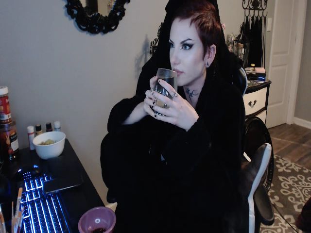 Live sex webcam photo for Painbaby #269399848