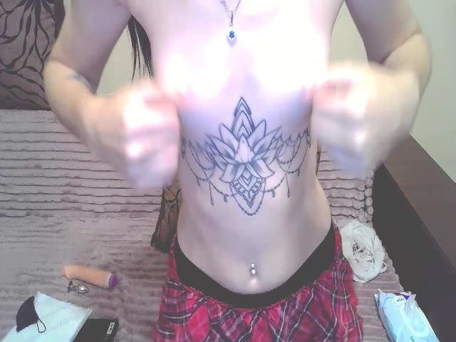 Live sex webcam photo for SkinnyEva #269410562