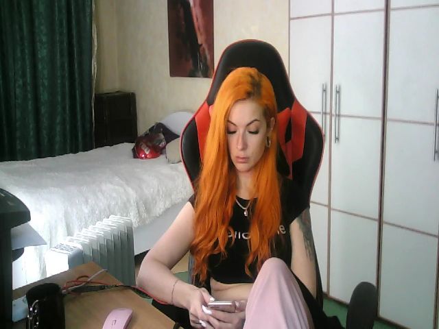 Live sex webcam photo for LuckyStarlet #269409214