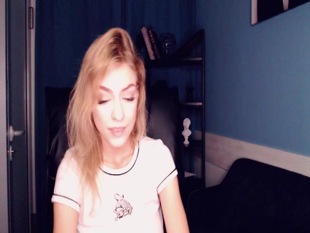 Live sex webcam photo for VanillaJenny #269405337