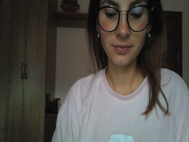 Live sex webcam photo for MisssSun #269402402