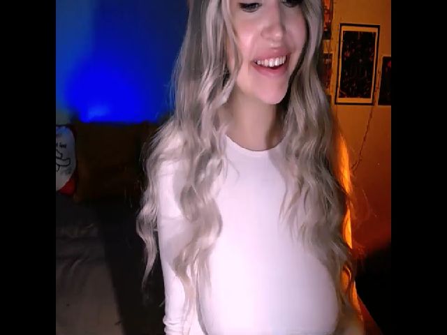 Live sex webcam photo for Shy_Girll_ #269406317