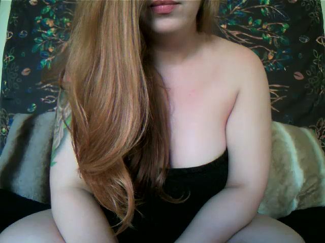 Live sex webcam photo for Maaryhot #269412472